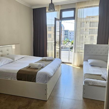 Guest House Gio 코불레티 외부 사진