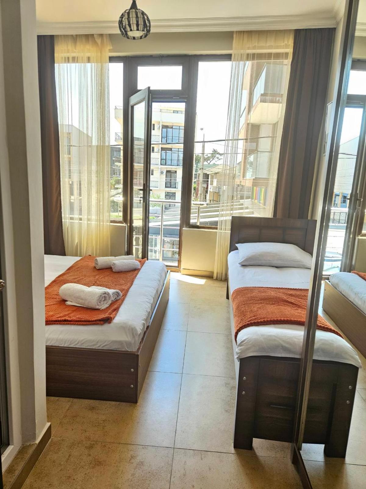 Guest House Gio 코불레티 외부 사진